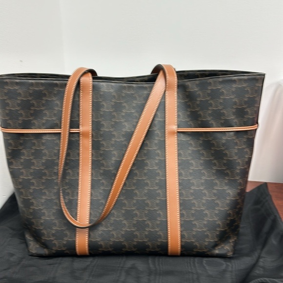 Celine Medium Cabas - Picture 4 of 14